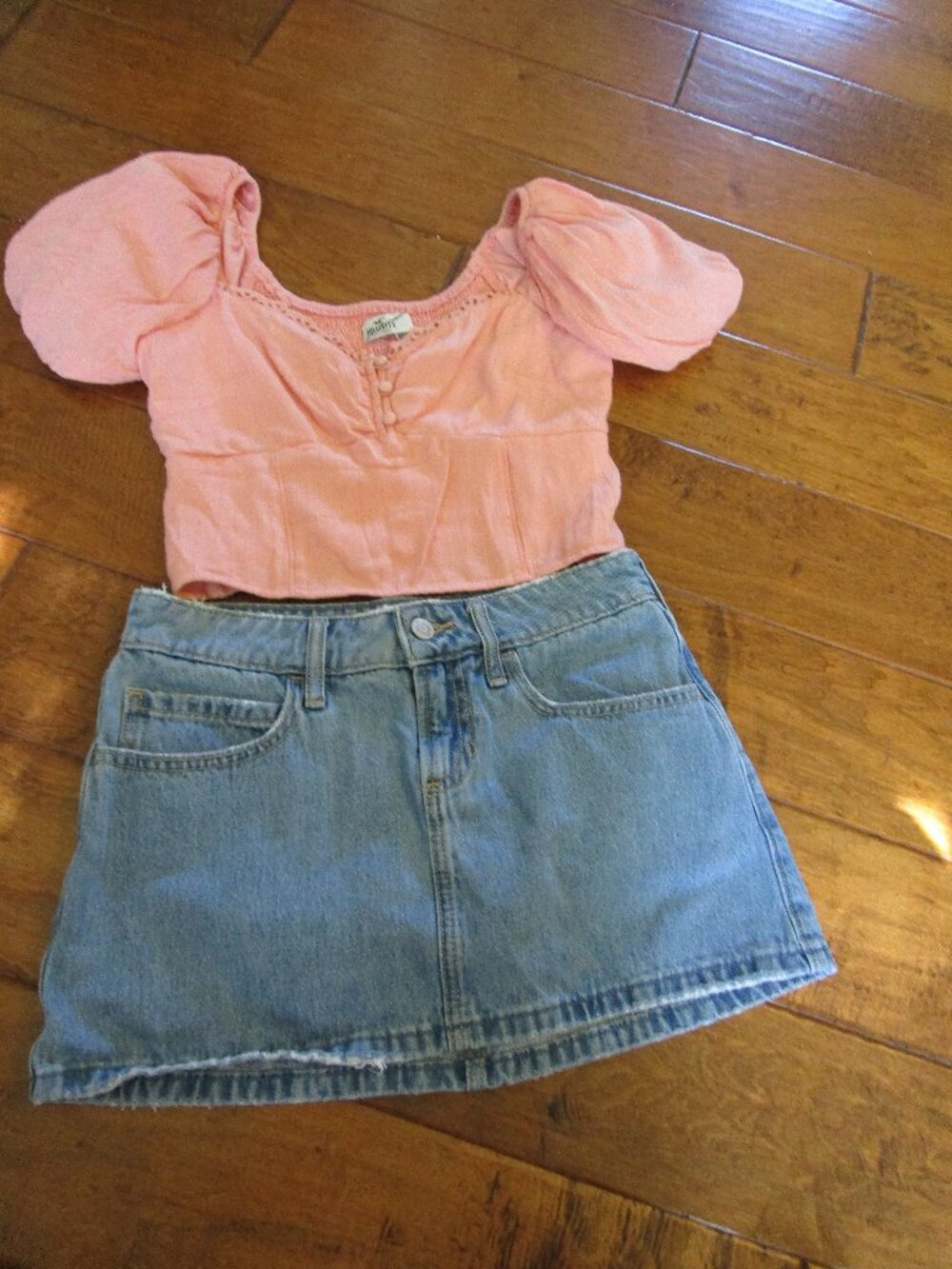 Hollisters Girls S Flamingo Pink Top and 00 Denim Skort waist 24